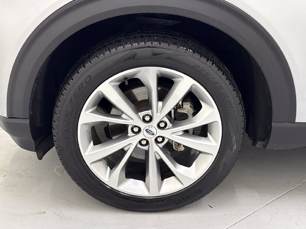 Used 2023 Ford Explorer Platinum w/ Technology Package AWD/4WD image 10