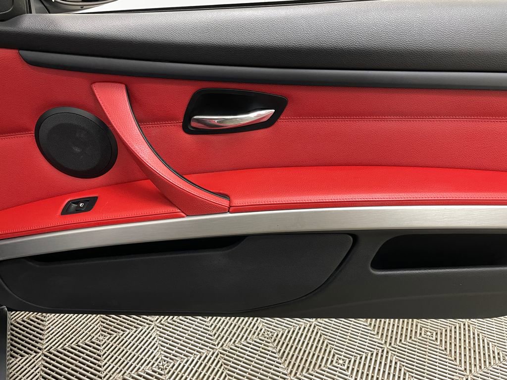 Used 2009 BMW 335i Convertible image 36