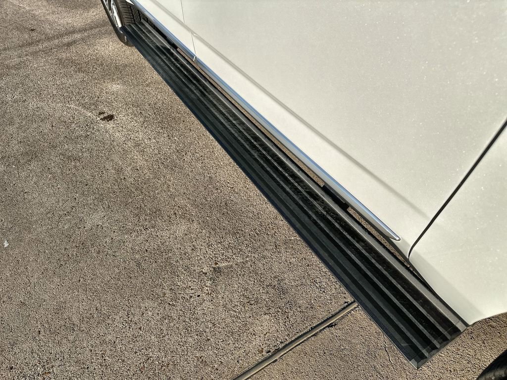 Used 2026 GMC Yukon XL Denali w/ Denali Reserve Package image 13