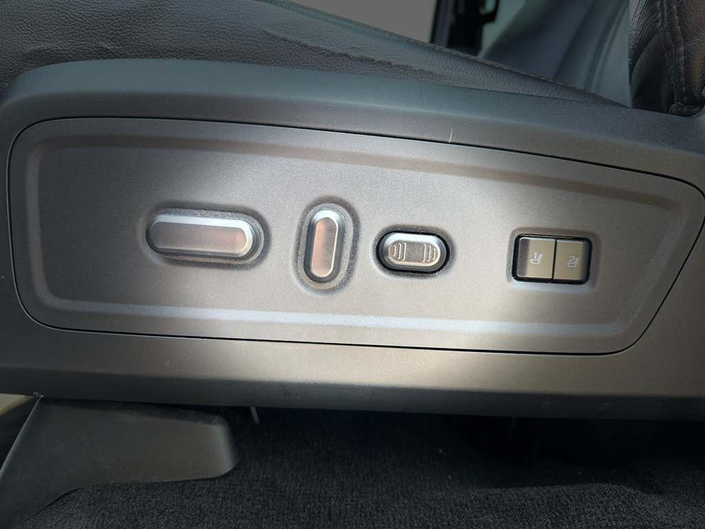 Used 2016 Lincoln Navigator Reserve AWD/4WD image 15