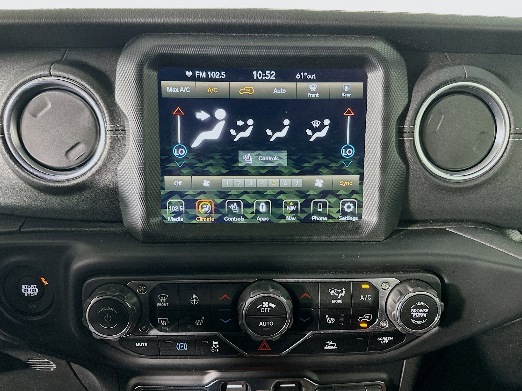 Used 2023 Jeep Wrangler Sahara w/ Cold Weather Group image 23