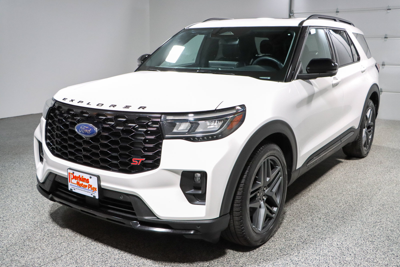 Used 2025 Ford Explorer ST AWD/4WD image 34