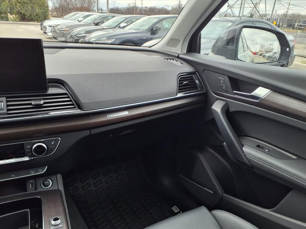 Used 2025 Audi Q5 e Premium Plus w/ Premium Plus Package image 18
