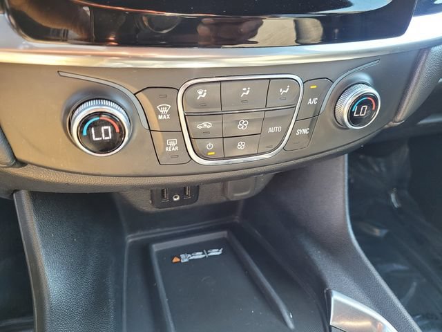 Used 2023 Chevrolet Traverse LT FWD image 21
