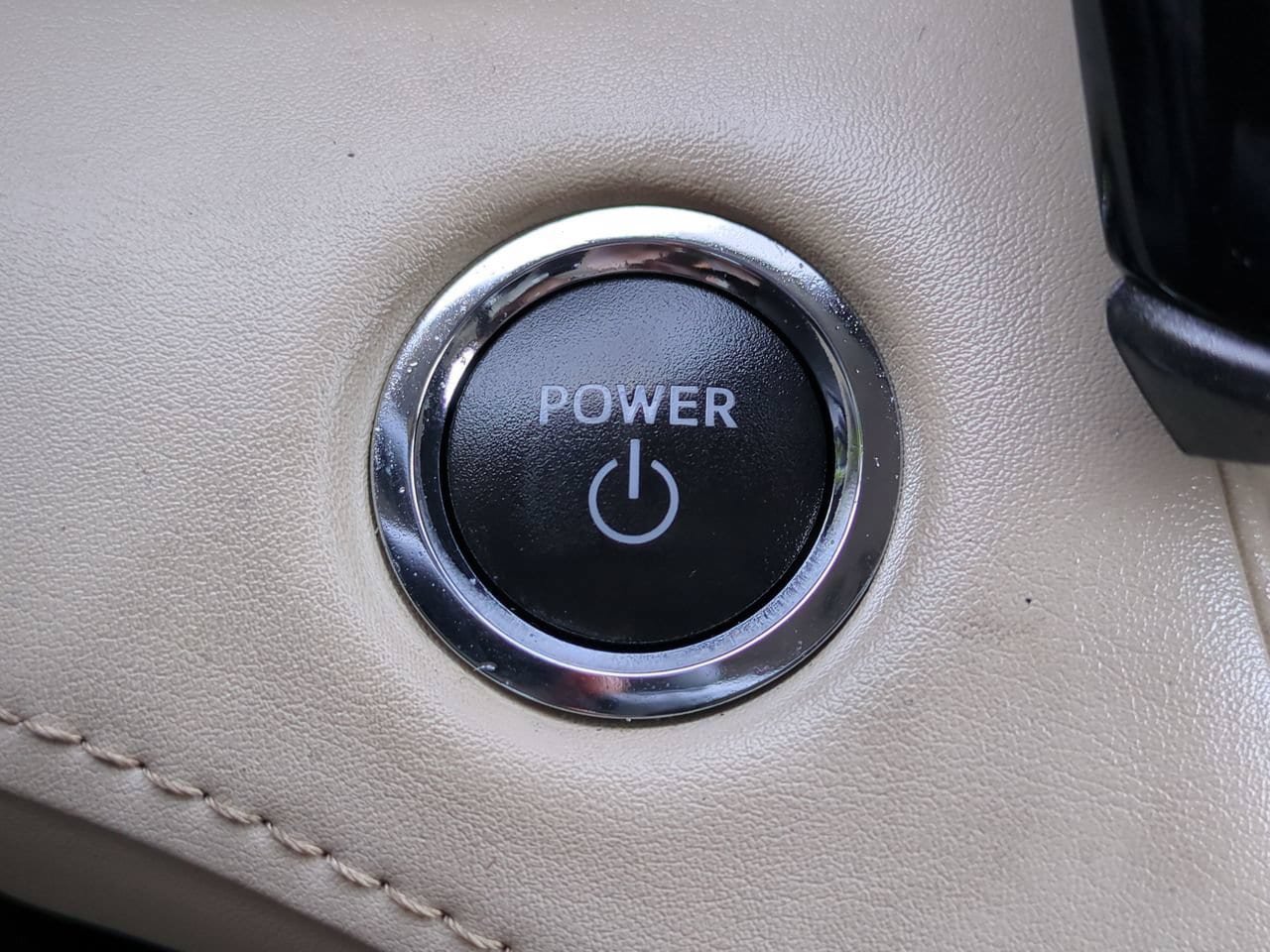 Used 2023 Toyota Highlander XLE AWD/4WD image 28