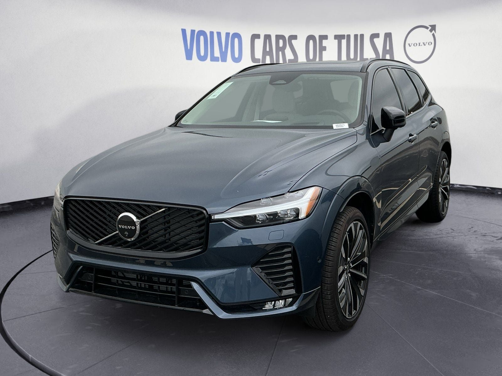 New 2026 Volvo XC60 B5 Ultra w/ Protection Package Premier