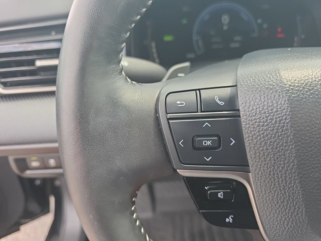 Used 2026 Toyota Camry SE w/ Multimedia Upgrade Package FWD image 18