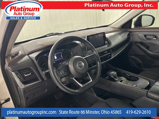 Used 2021 Nissan Rogue S image 11