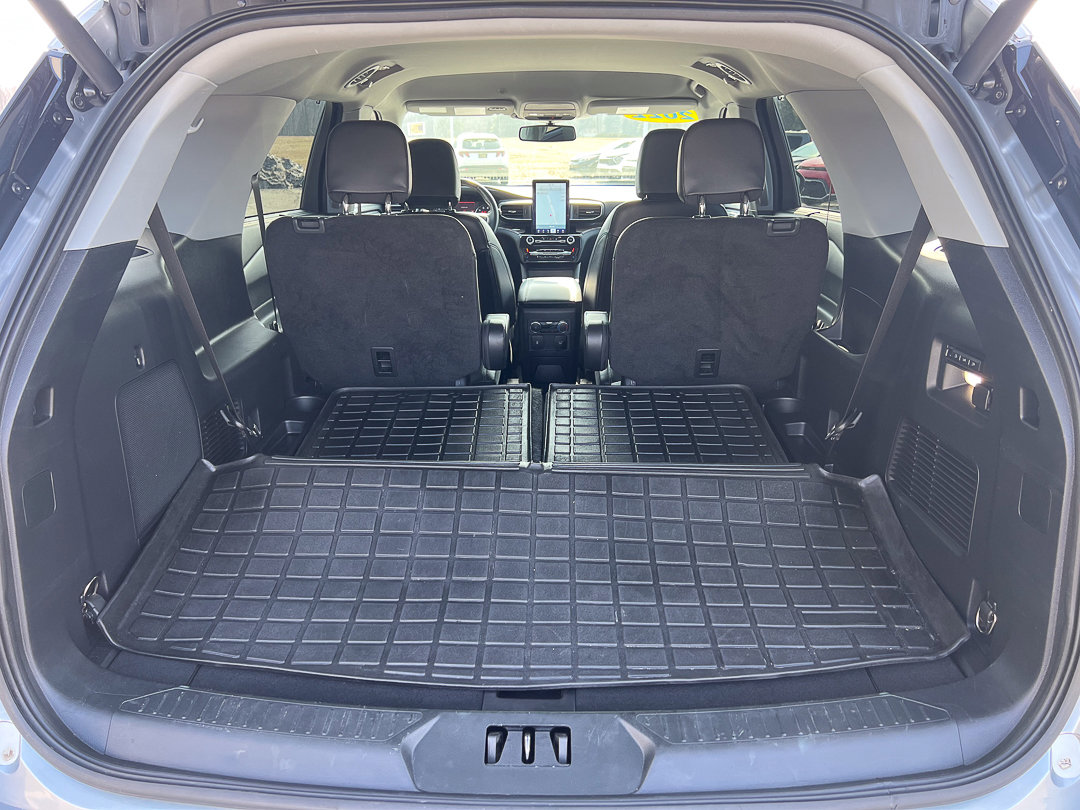 Used 2022 Ford Explorer Limited w/ Limited Technology Package image 6