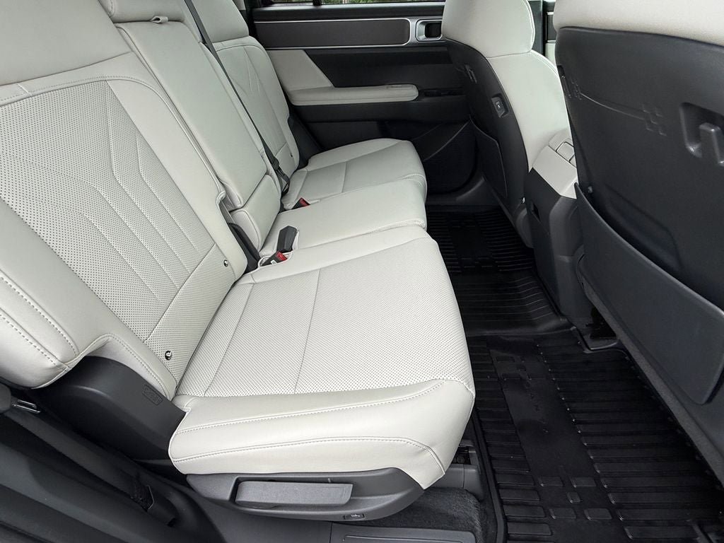 Used 2024 Hyundai Santa Fe SEL FWD image 11