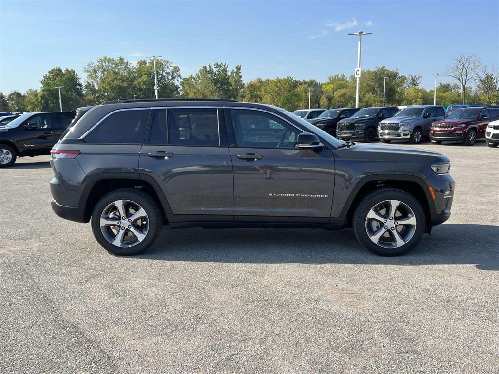 New 2025 Jeep Grand Cherokee Limited image 2
