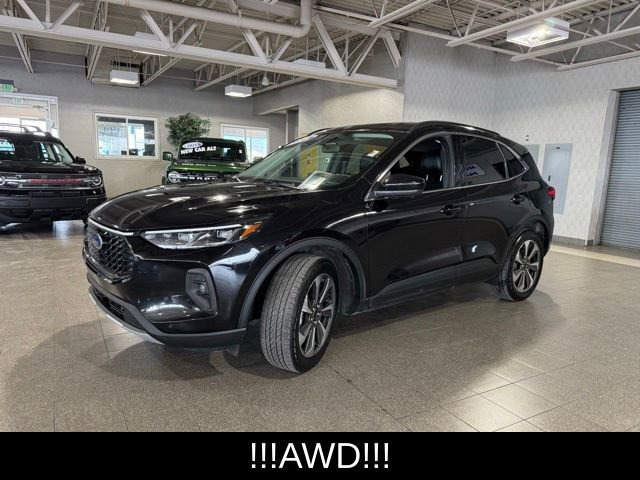 Used 2024 Ford Escape Platinum image 4