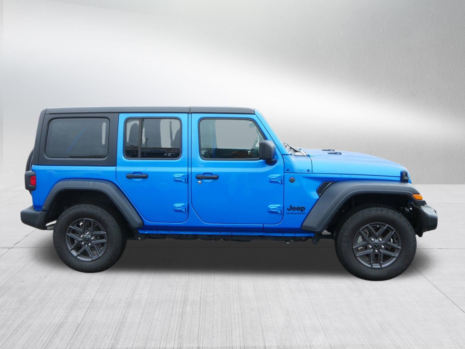 Used 2024 Jeep Wrangler Sport S image 8