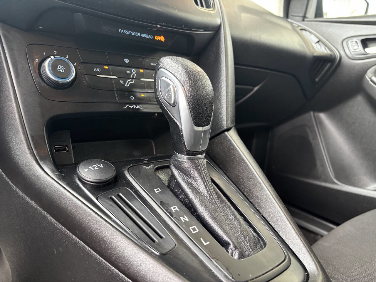 Used 2018 Ford Focus SE image 23