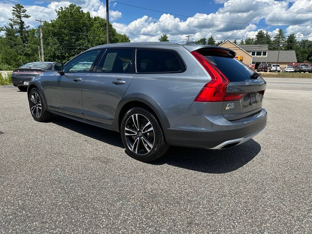 Used 2019 Volvo V90 T5 Cross Country AWD/4WD image 3
