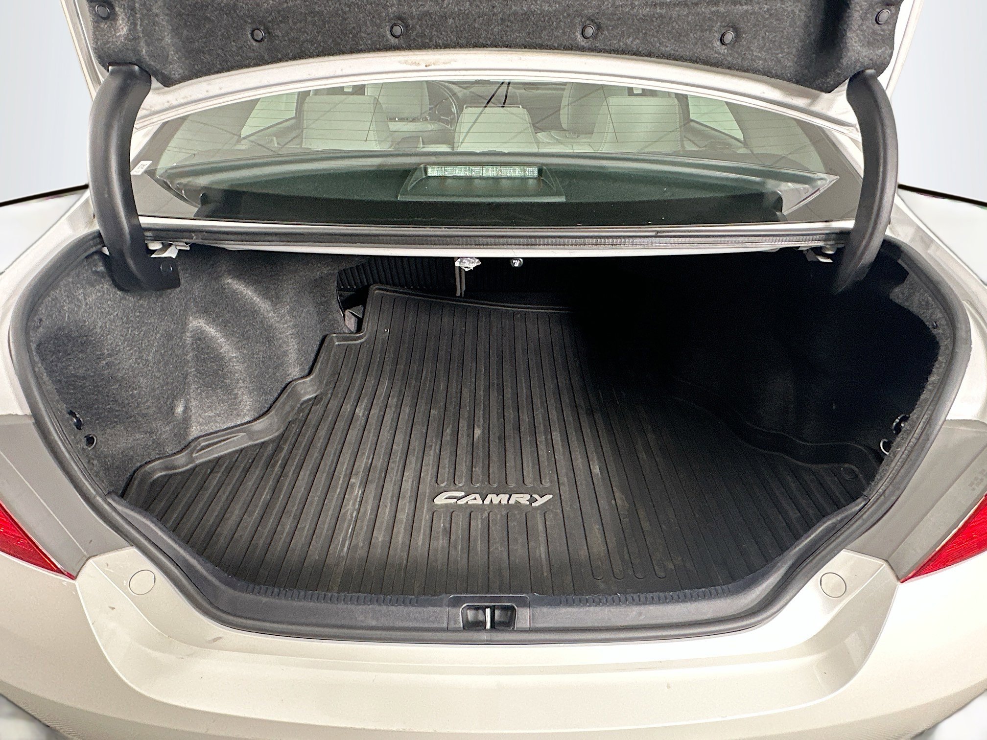 Used 2017 Toyota Camry XLE image 29