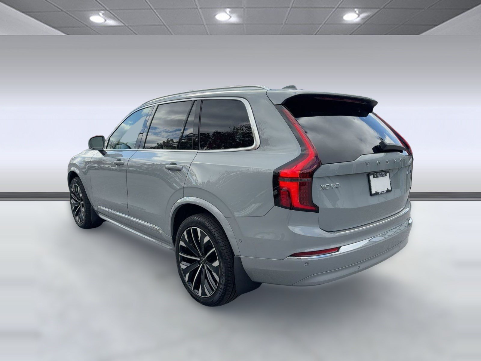 Certified 2026 Volvo XC90 B6 Plus w/ Protection Package AWD/4WD image 3