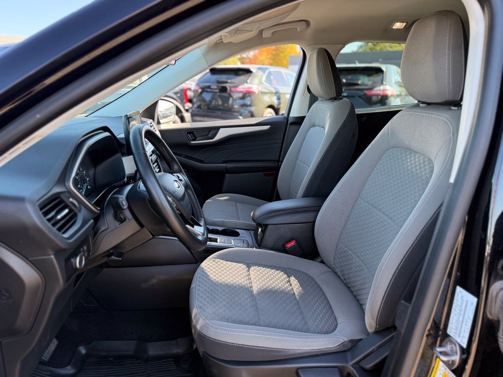 Used 2022 Ford Escape SE w/ Cold Weather Package AWD/4WD image 11