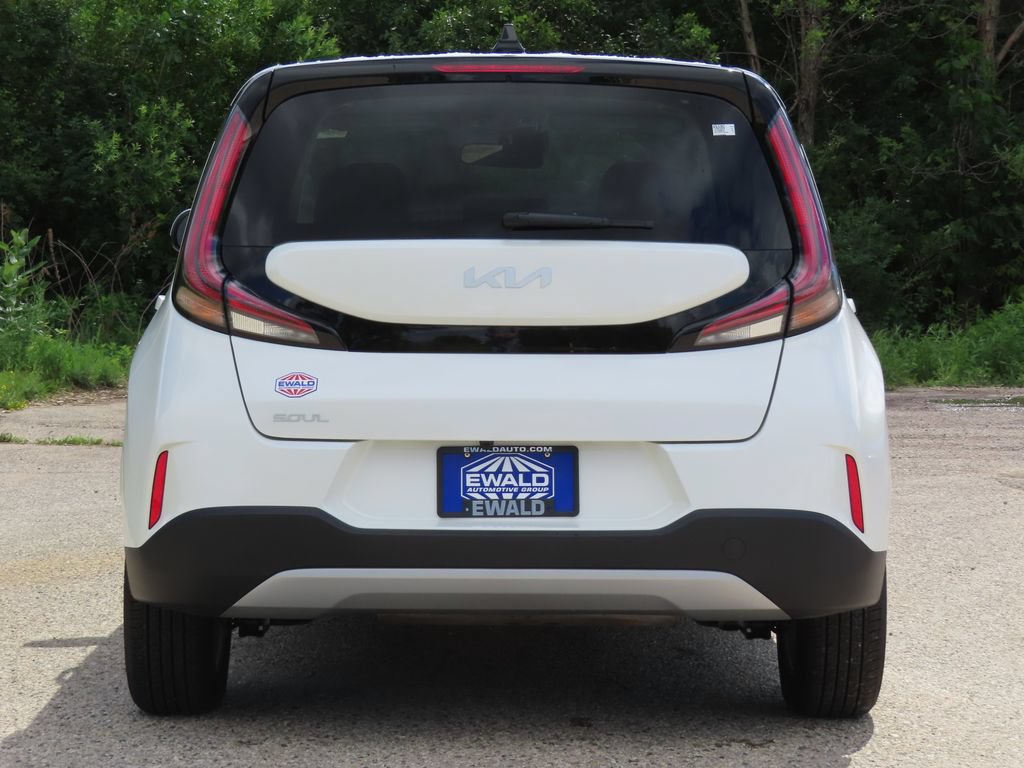Certified 2025 Kia Soul LX w/ LX Technology Package FWD image 11