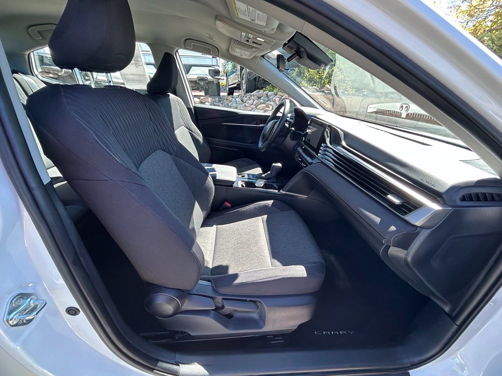 Used 2026 Toyota Camry LE FWD image 32