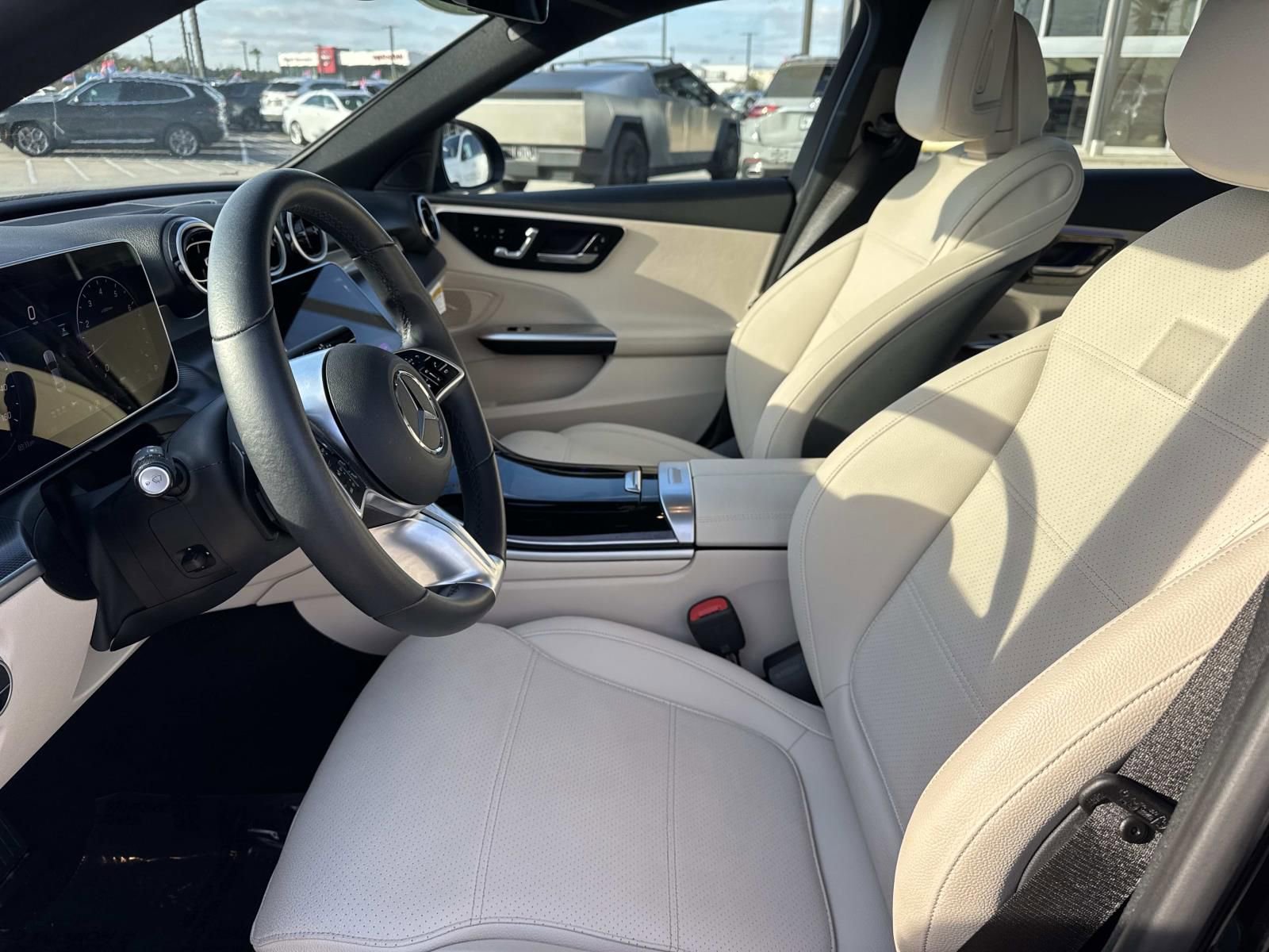 Used 2025 Mercedes-Benz C 300 Sedan image 16