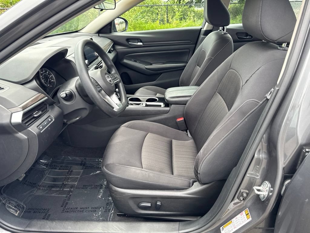 Used 2024 Nissan Altima 2.5 SV FWD image 13