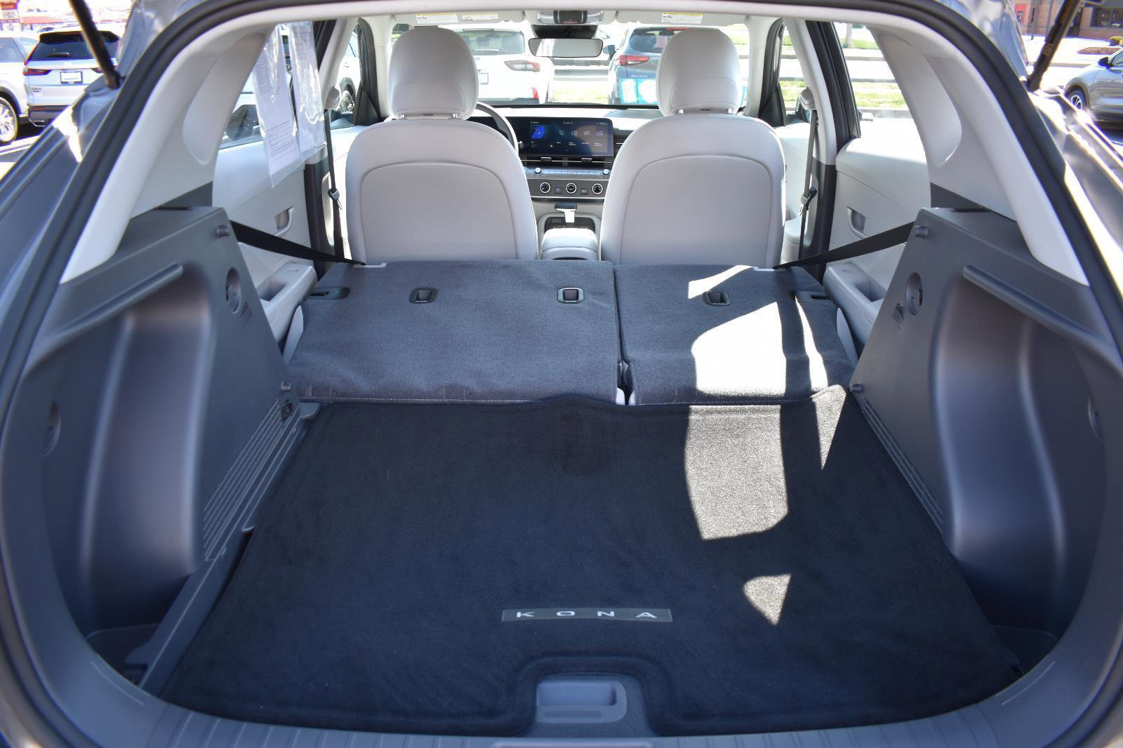 Used 2024 Hyundai Kona SE image 17