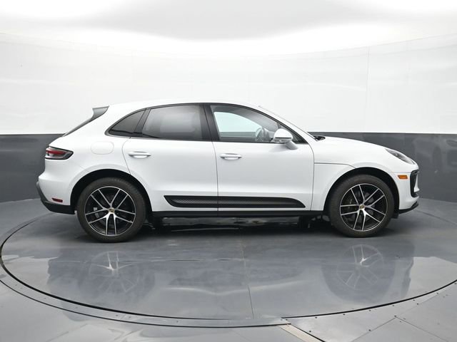 Certified 2023 Porsche Macan AWD/4WD image 24