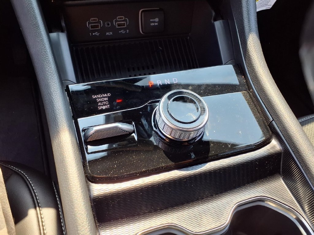 New 2026 Jeep Grand Cherokee Altitude AWD/4WD image 9