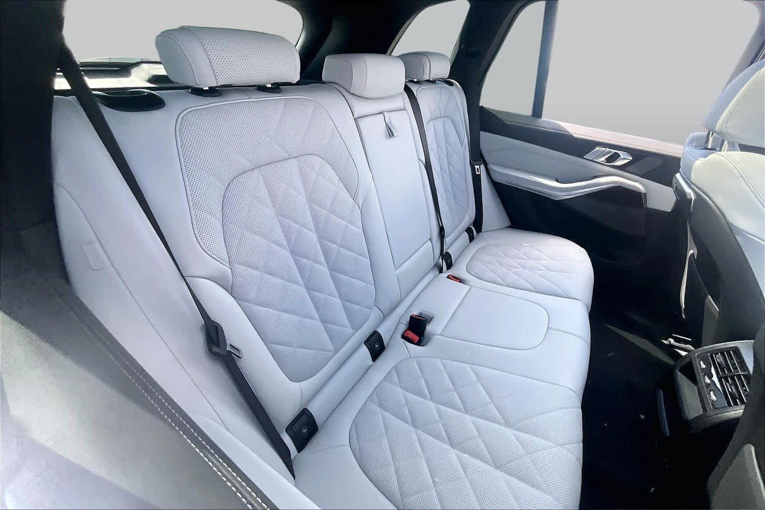 Used 2026 BMW X5 xDrive50e w/ Premium Package AWD/4WD image 18