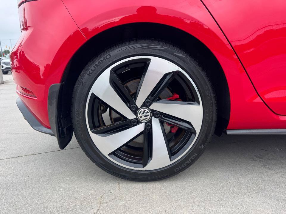 Used 2020 Volkswagen GTI SE FWD image 24
