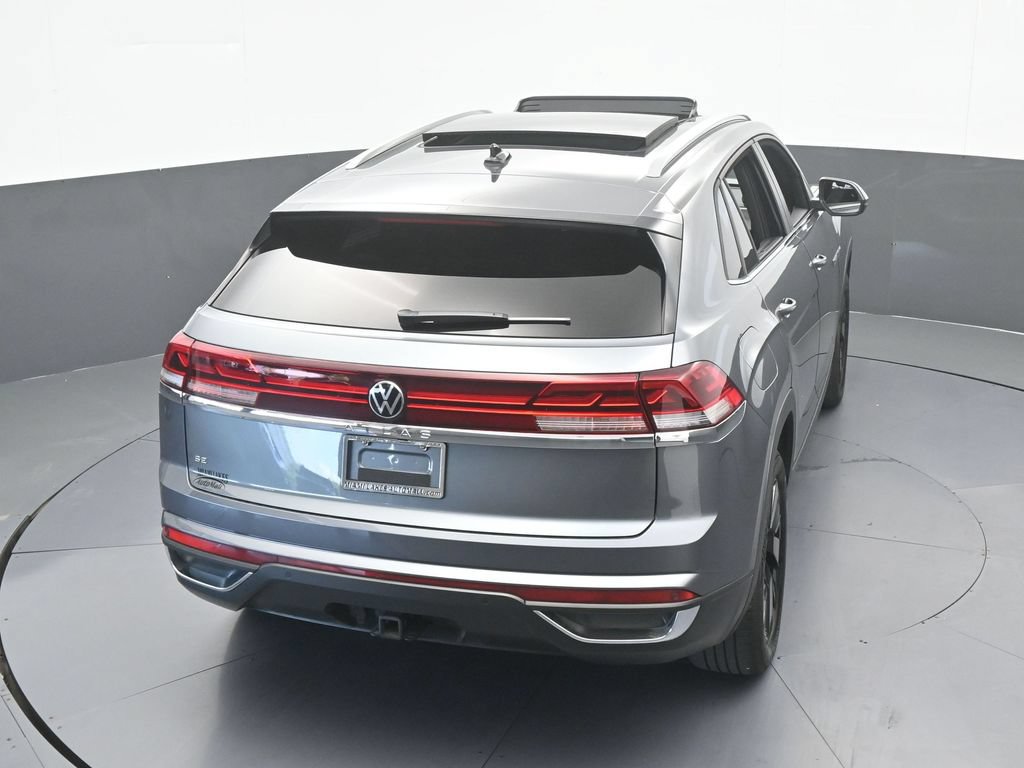 Used 2025 Volkswagen Atlas Cross Sport SE w/ Panoramic Sunroof Package FWD image 57