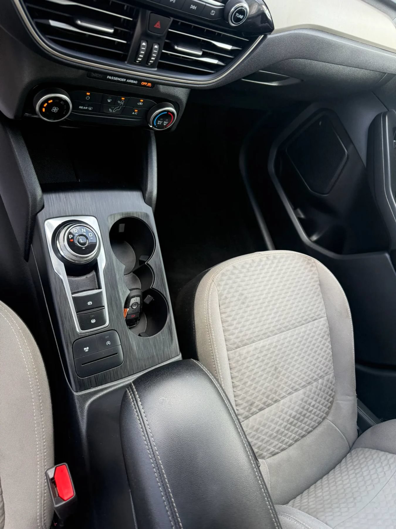 Used 2022 Ford Escape SE FWD image 14