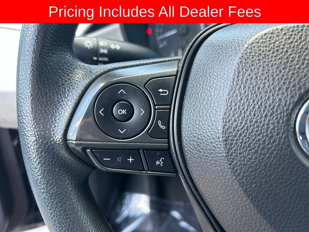 Used 2020 Toyota Corolla LE FWD image 6