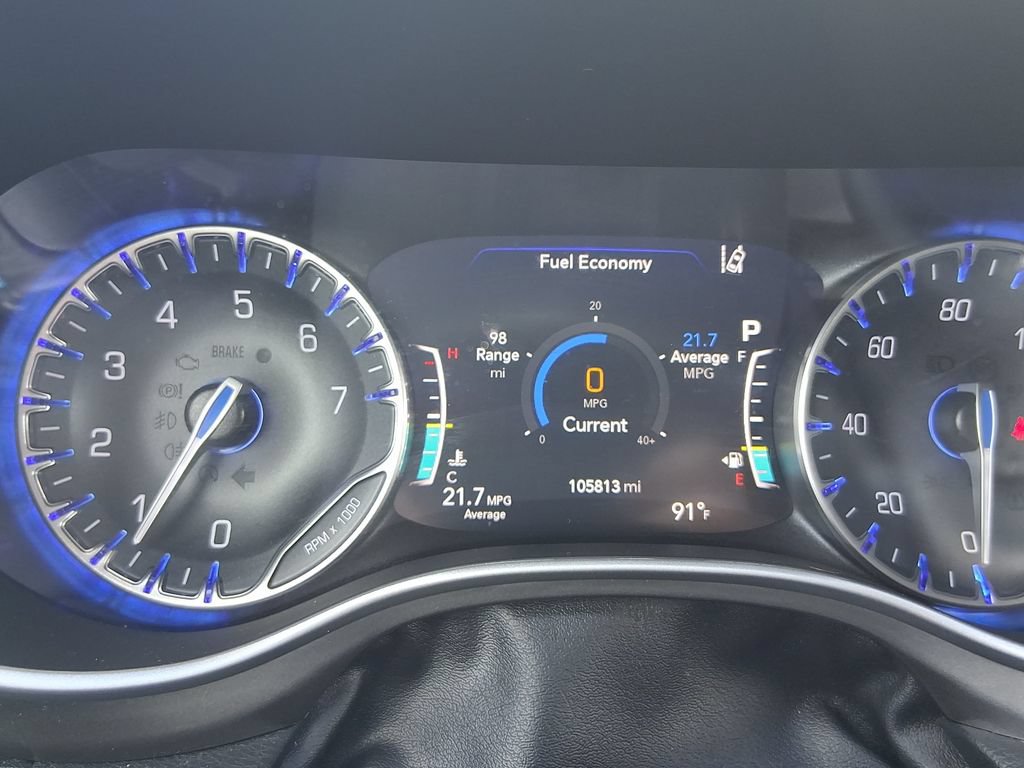Used 2021 Chrysler Pacifica Touring-L FWD image 18