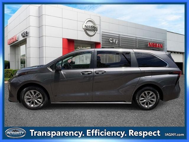 Used 2022 Toyota Sienna LE FWD image 5