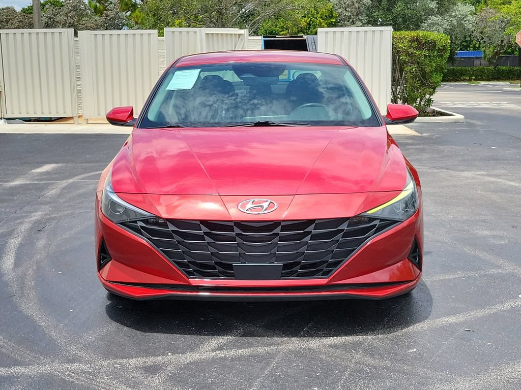 Used 2023 Hyundai Elantra SEL FWD image 2