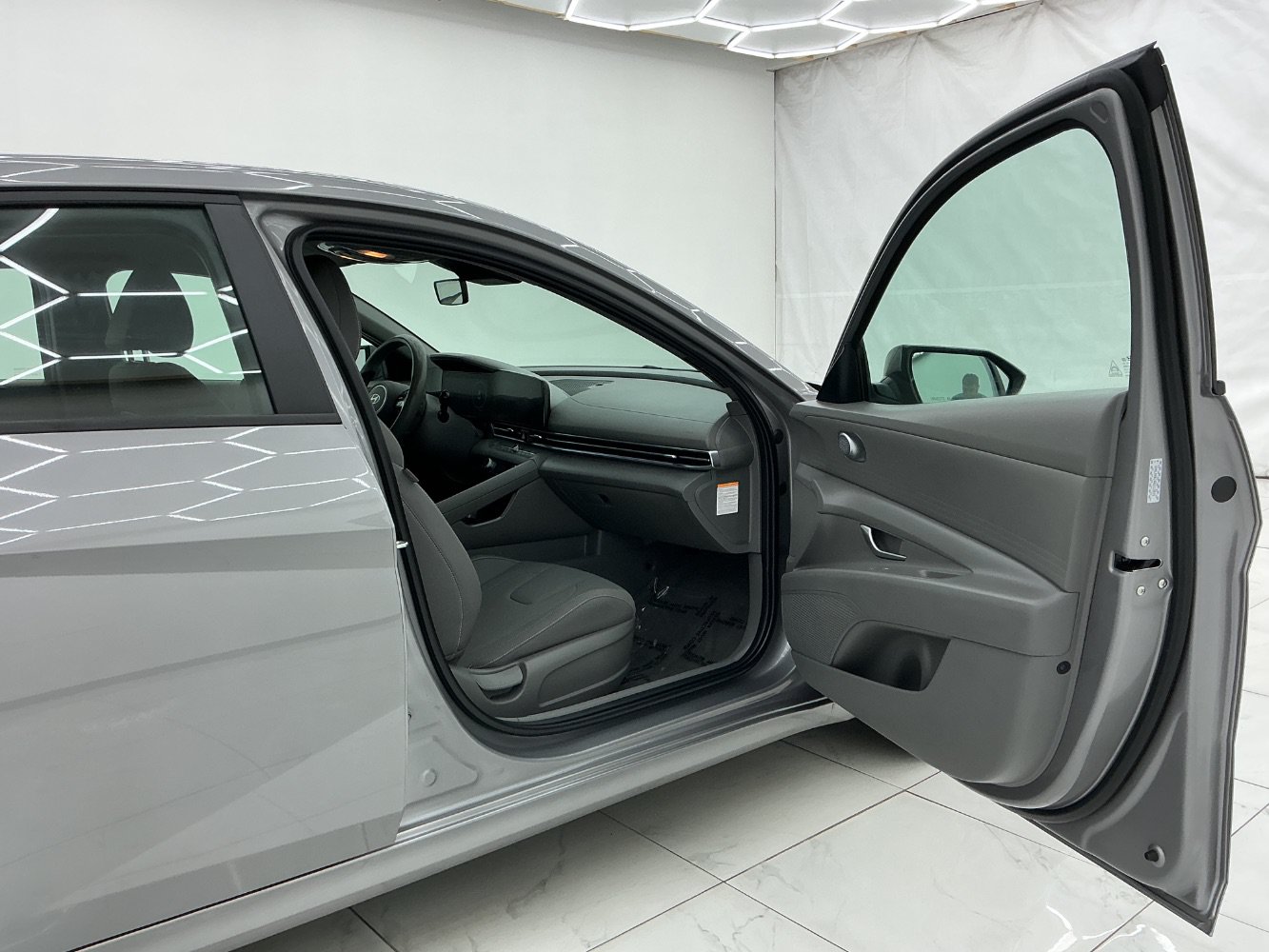Used 2024 Hyundai Elantra Blue FWD image 19