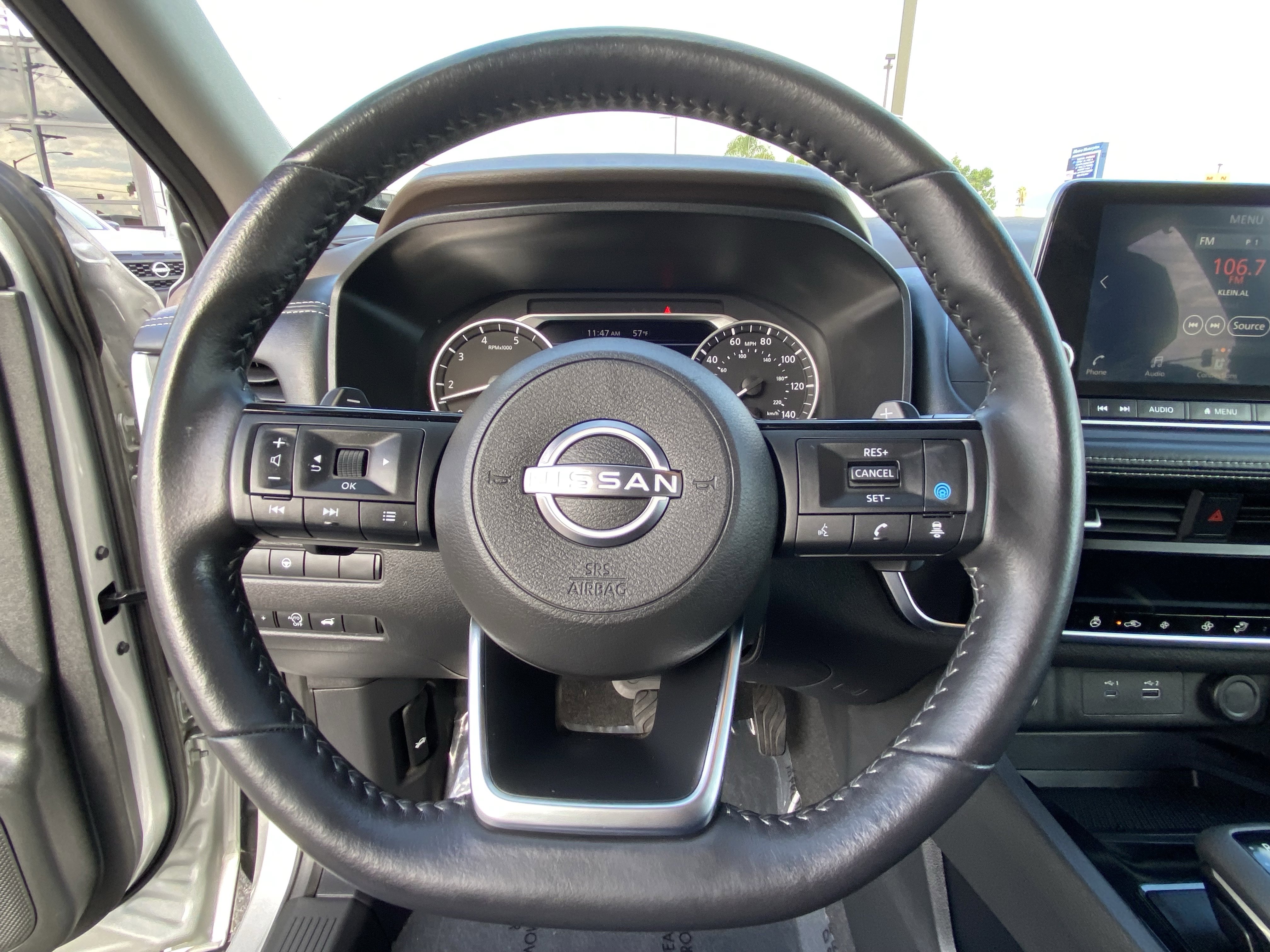 Used 2023 Nissan Rogue SV w/ SV Premium B Package image 26