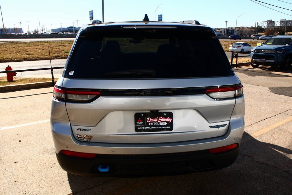 Used 2024 Jeep Grand Cherokee Trailhawk w/ Advanced Protech Group II image 9