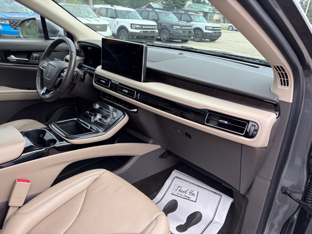 Used 2023 Lincoln Nautilus Reserve w/ Monochromatic Package AWD/4WD image 22