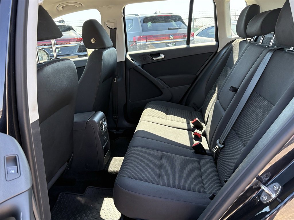 Used 2017 Volkswagen Tiguan Limited w/ Premium Package image 22