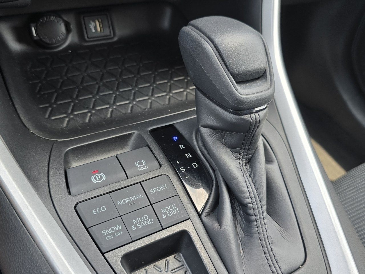 Certified 2023 Toyota RAV4 LE AWD/4WD image 26
