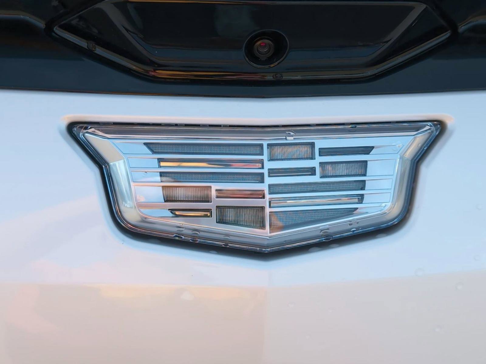 New 2025 Cadillac Optiq Luxury 1 image 32