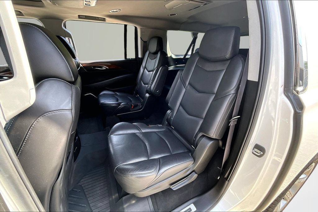 Used 2017 Cadillac Escalade ESV Luxury AWD/4WD image 22