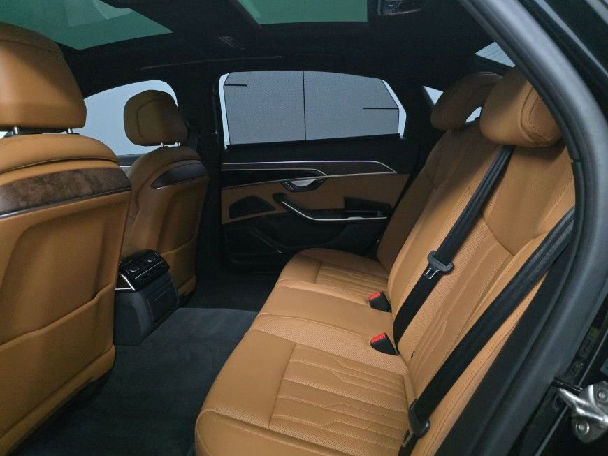 Used 2025 Audi A8 L 3.0T w/ Executive Package image 10