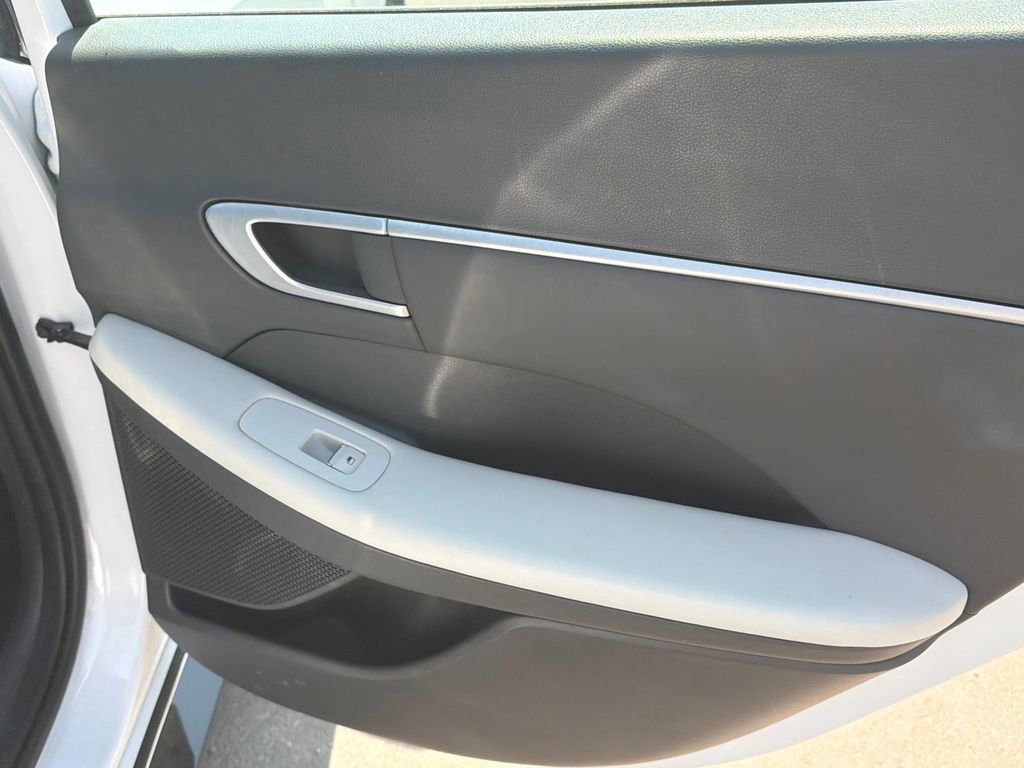 Used 2025 Hyundai Sonata SEL FWD image 16
