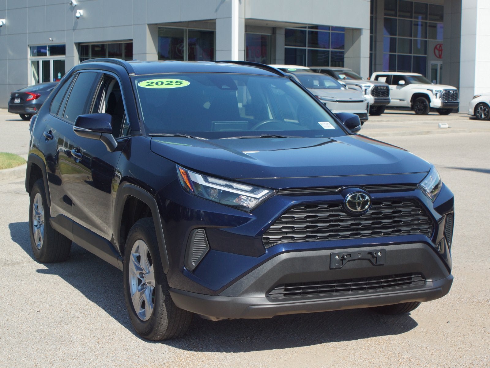 Used 2025 Toyota RAV4 XLE AWD/4WD image 22