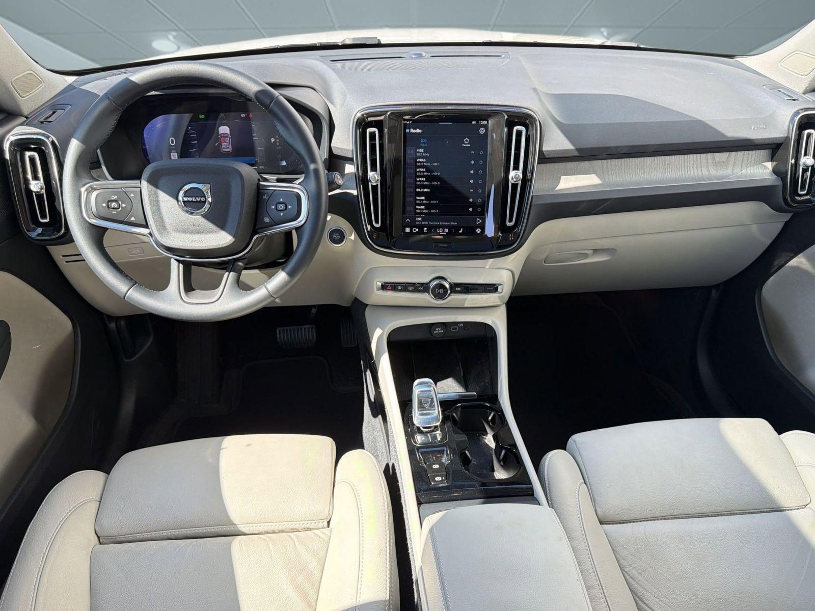 Certified 2023 Volvo XC40 B5 Plus w/ Protection Package Premier image 16