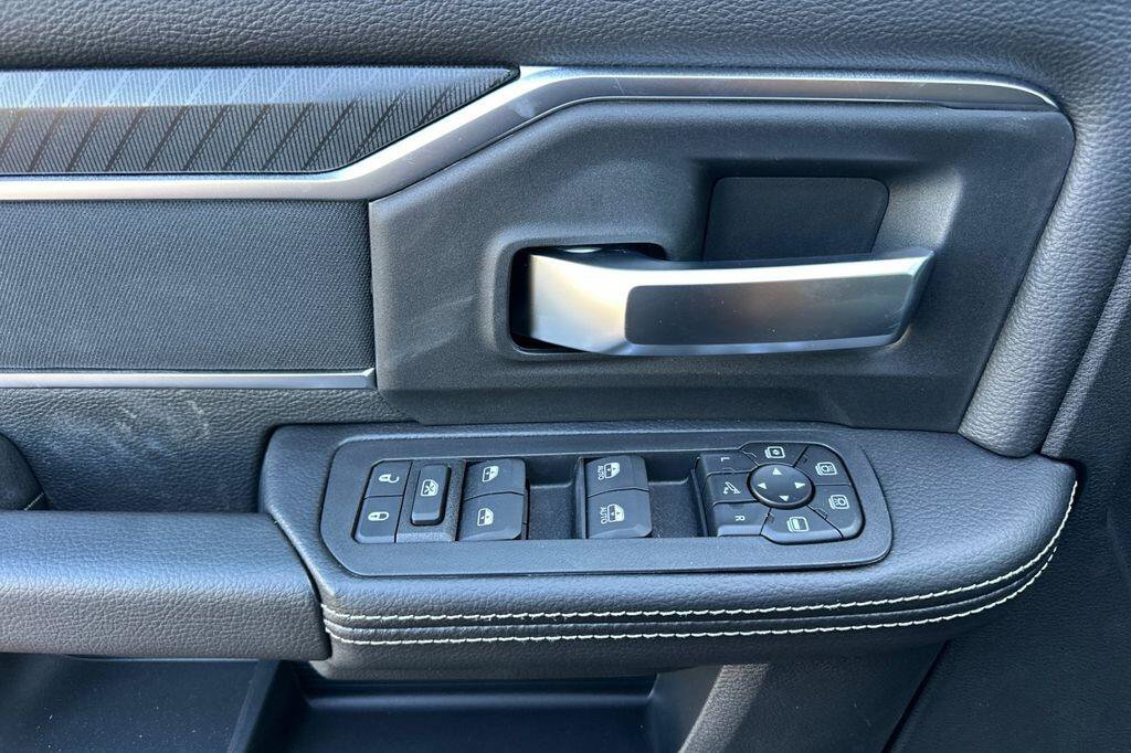 New 2026 RAM 2500 Big Horn AWD/4WD image 11